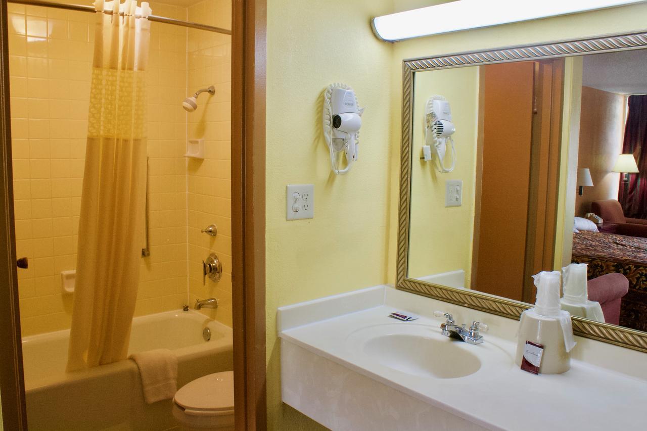 Rodeway Inn 门罗 外观 照片